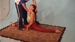 Flexible kamasutra babe fucked - porn video