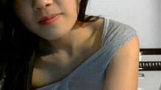 Asian Teen Closeup Play With Dildo in Pussy - porn video